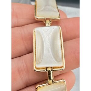 Vintage Moonglow Lucite Bracelet Thermoset Gold Tone 7"‎